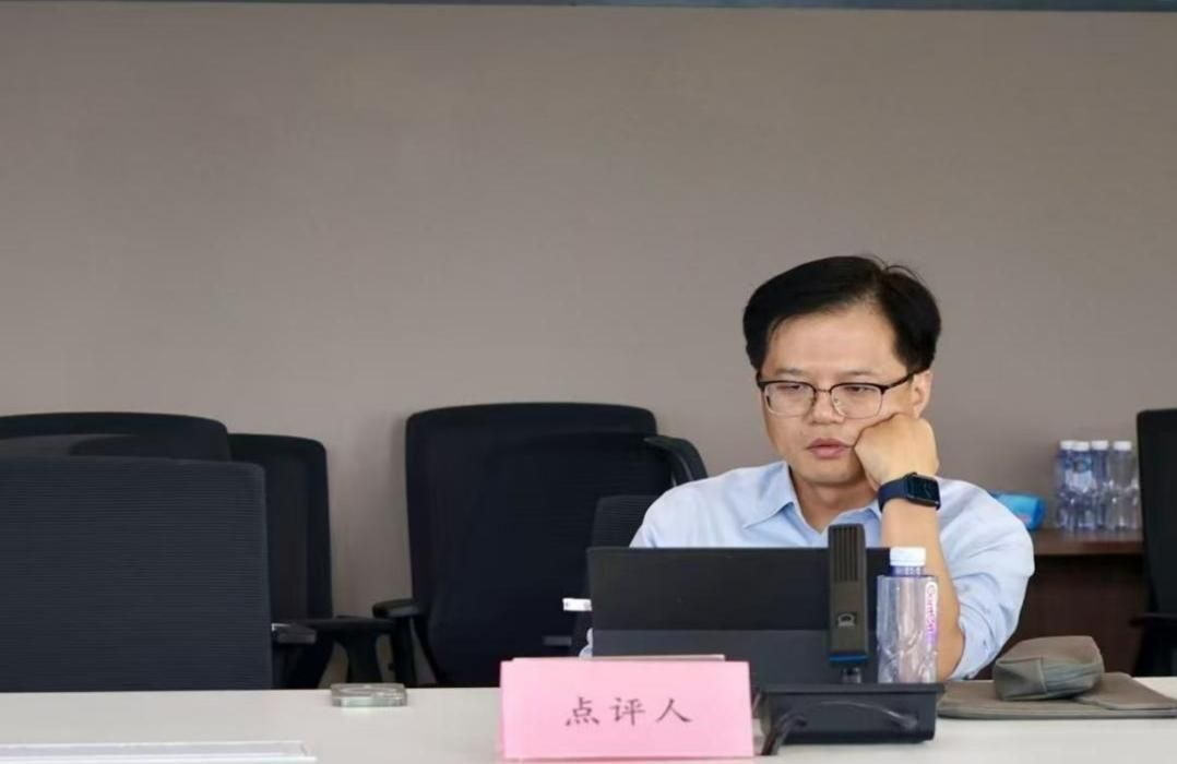 18c4db281d9434b7703a02ef3f22aaff