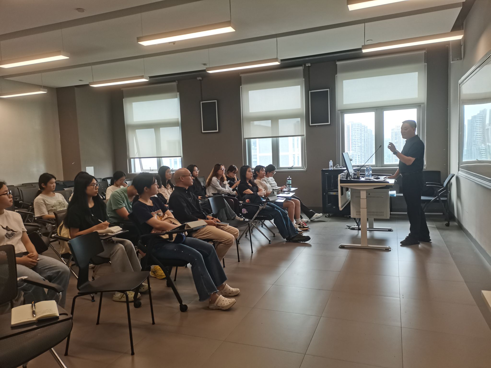 7d56d035243286f8327414d53949ee6c